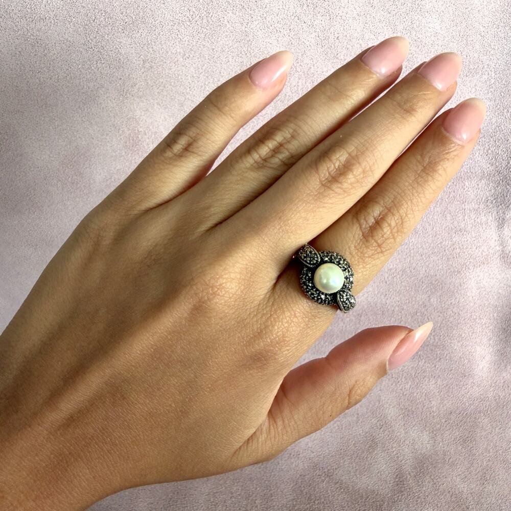 sterling silver marcasite studded pearl ring size 7 - Picture 2 of 5